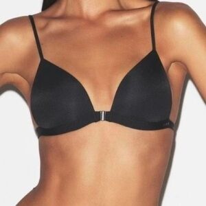 Skims Wireless Form Triangle Front Close Super Push Up Bra - NWT - Black - 36a